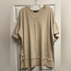 Rae Mode Neutral Colored Tunic Top W/Ruffle Sleeves Size Small.